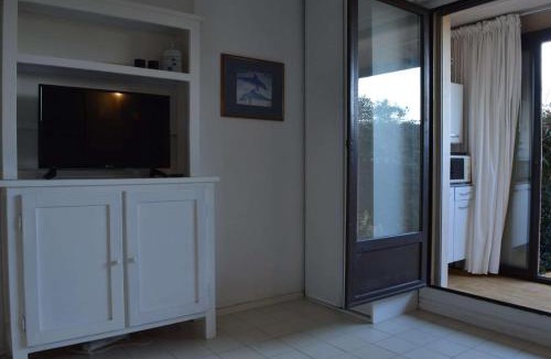 Saint-Cyprien Plage Apartment | studio cabine piscine front de mer saint cyprien sud sc490-085