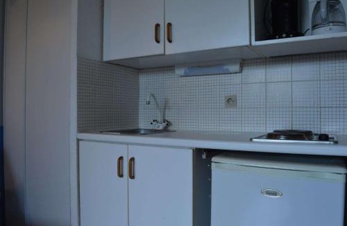 Saint-Cyprien Plage Apartment | studio cabine piscine front de mer saint cyprien sud sc490-085