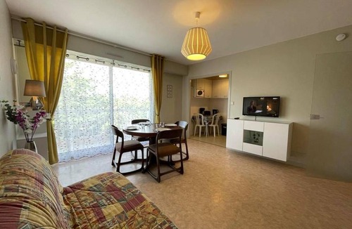 Saint-Jean-de-Monts Apartment | Studio Cabine avec Balcon et Parking Près de la Plage - St-Jean-de-Monts - FR-1-224C-284