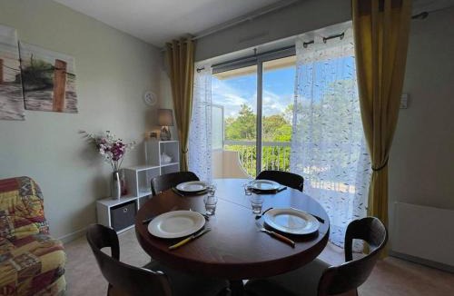 Saint-Jean-de-Monts Apartment | Studio Cabine avec Balcon et Parking Près de la Plage - St-Jean-de-Monts - FR-1-224C-284