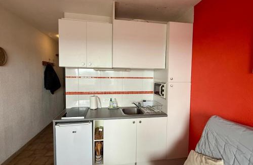 Saint-Pierre-la-Mer Apartment | Studio cabine première ligne