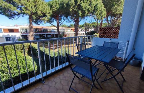 Argeles Plage Apartment | Studio Cabine Rénové, Terrasse et Parking, à 500m de la Plage - FR-1-776-61