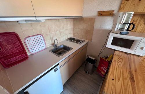 Les Angles Apartment | Studio Cabine Spacieux avec Balcon et Coin Repas - FR-1-593-99