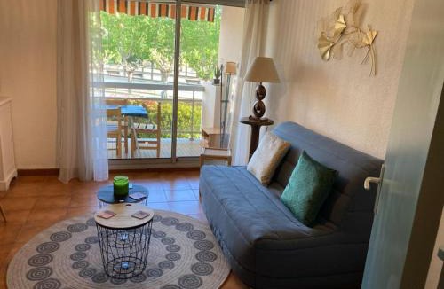 Le Lavandou Apartment | studio cabine. Terrasse