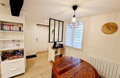 Cailloux-sur-Fontaines Apartment | Studio Calme & Connecté Près de Lyon
