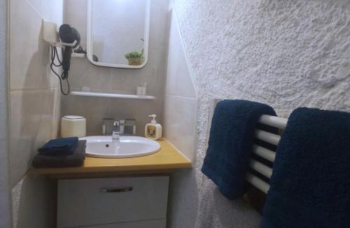 Argeles Gazost Apartment | Studio calme centre-ville d'Argelès-Gazost