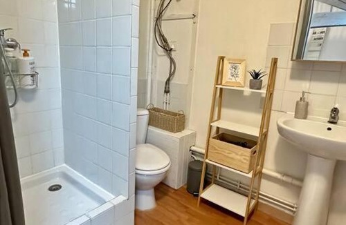 Bourg-en-Bresse Apartment | Studio Calme et Cosy -Gare-