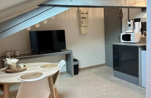 Bourg-en-Bresse Apartment | Studio Calme et Cosy -Gare-