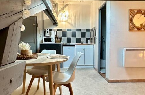 Bourg-en-Bresse Apartment | Studio Calme et Cosy -Gare-