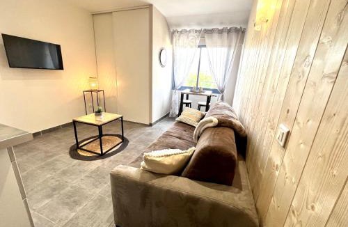 Ep 21 - Saint-Paul Apartment | studio calme et cosy avec parking privé