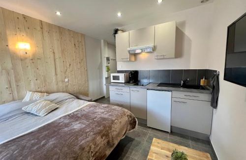 Ep 21 - Saint-Paul Apartment | studio calme et cosy avec parking privé