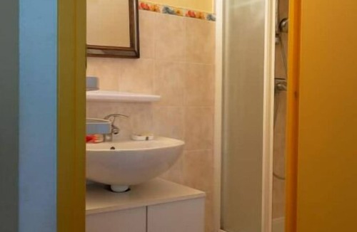 Brive-la-Gaillarde Apartment | Studio Calme Chaleureux