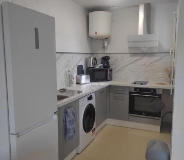 Le Mayet-de-Montagne Apartment | Studio calme et spacieux