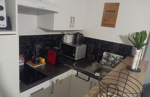 Saint-Laurent-du-Var Apartment | Studio calme proximité plage