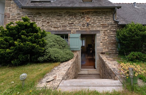 Arzano Apartment | Studio 'Camélia with Breakfast', Shared Pool, Shared Terrace, Wi-Fi