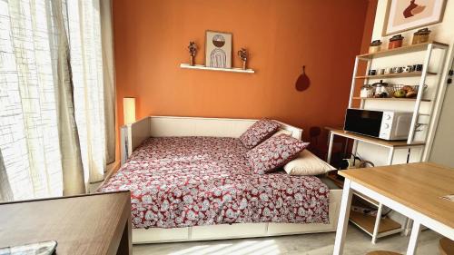 Margny-les-Compiegne Apartment | Studio canapé-lit - 2 min Gare Compiègne - Arrivée autonome