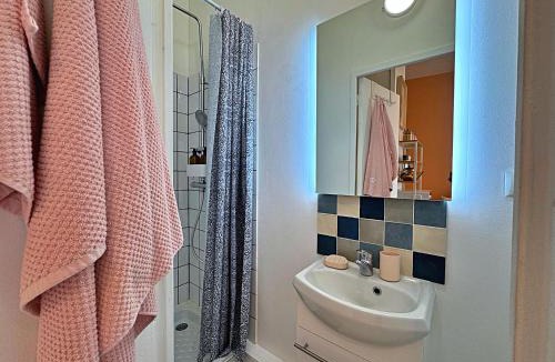 Margny-les-Compiegne Apartment | Studio canapé-lit - 2 min Gare Compiègne - Arrivée autonome