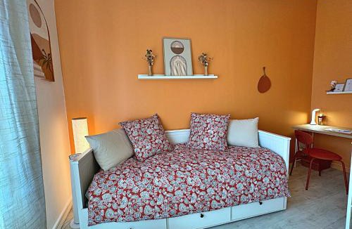 Margny-les-Compiegne Apartment | Studio canapé-lit - 2 min Gare Compiègne - Arrivée autonome