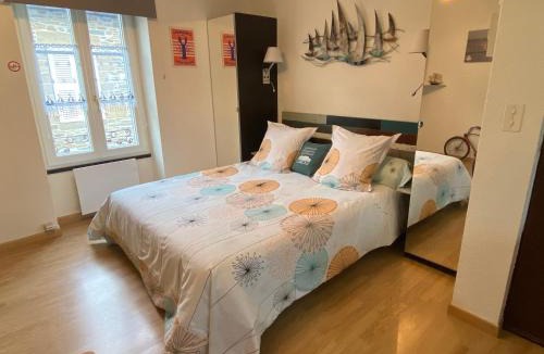 Cancale Apartment | STUDIO CANCALE - PORT DE LA HOULE - classé 2 étoiles