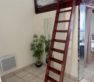 Renage Apartment | Studio Cardinal