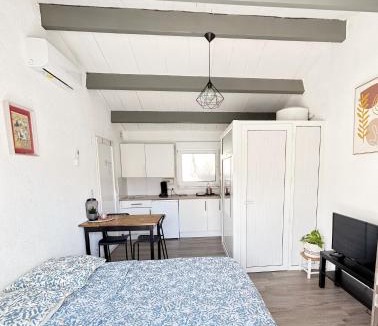 Carnon-Plage Apartment | Studio carnon climatisé à 5min à pied de la plage
