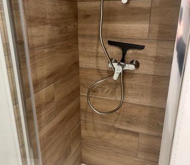 Belley Apartment | Studio central et chaleureux