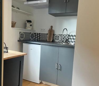 Belley Apartment | Studio central et chaleureux