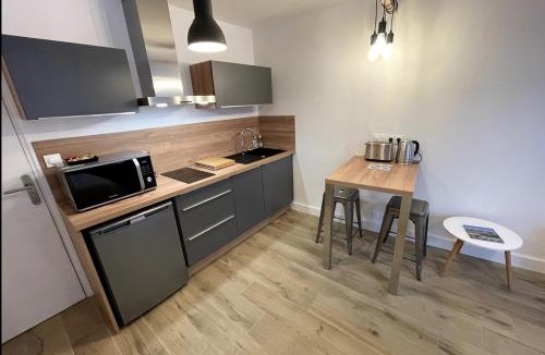 Chartres Apartment | Studio central, parking, lit Queen size par ALP Chartres