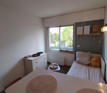 Clamart Apartment | Studio centre ville 19m2