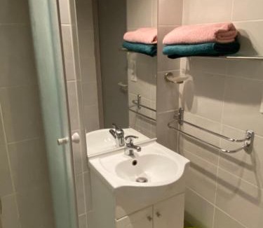 Aix-les-Bains City Center Apartment | Studio centre ville avec ascenseur 3min des thermes