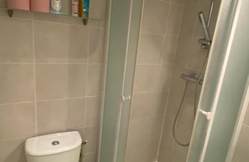 Aix-les-Bains City Center Apartment | Studio centre ville avec ascenseur 3min des thermes