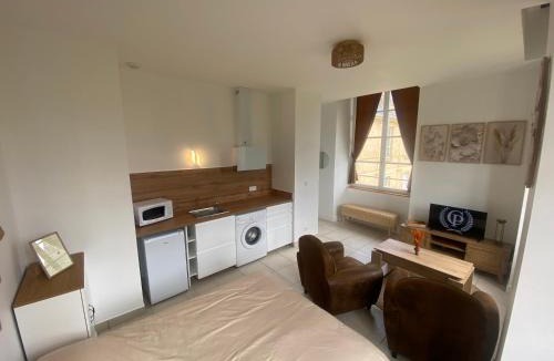 Chaumot Apartment | Studio Château de Passy