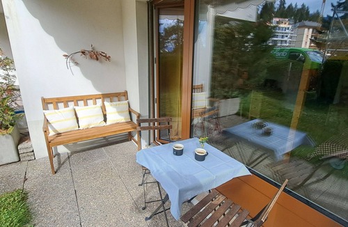 Noes Apartment | Studio Chalet by Interhome