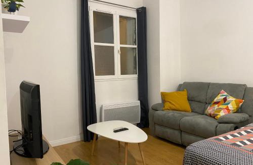 Excideuil Apartment | Studio chaleureux Centre Ville