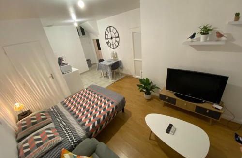 Excideuil Apartment | Studio chaleureux Centre Ville