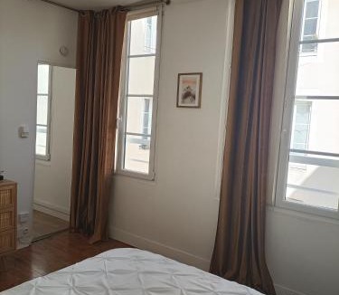 Saint-Julien Apartment | Studio chaleureux - Centre ville de Caen