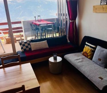 Anzere Apartment | Studio chaleureux, confortable, avec vue sur les Alpes