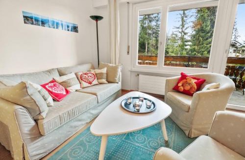 Lens Apartment | Studio chaleureux et paisible