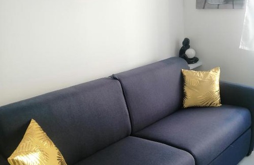Chaumont Apartment | Studio chaleureux