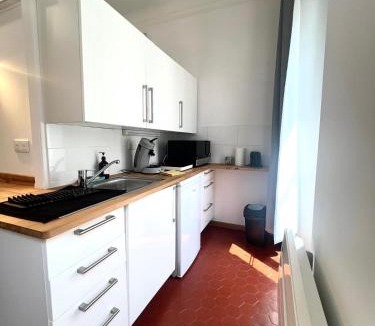 Toulon Apartment | Studio Chalucet - close to train station