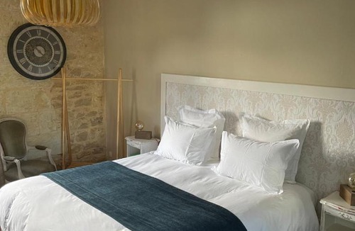 La Celle-sous-Gouzon Apartment | Studio Charmant au Château Leugny