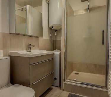 Chartres Apartment | Studio charmant avec balcon en centre-ville