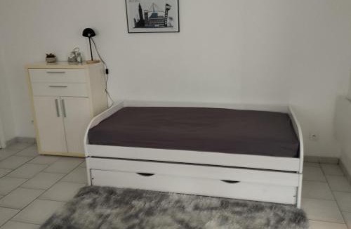 Saint-Charles du Port Apartment | studio charmant canapé lit Netflix Prime video wifi