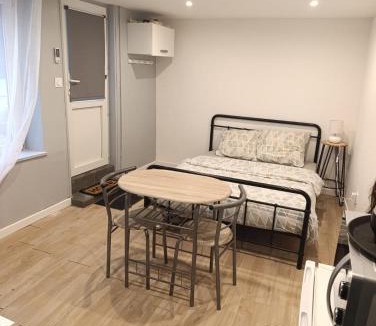 Sedan Apartment | Studio charmant