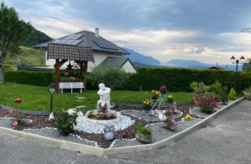 Saint-Cassin Apartment | Studio Chartreuse