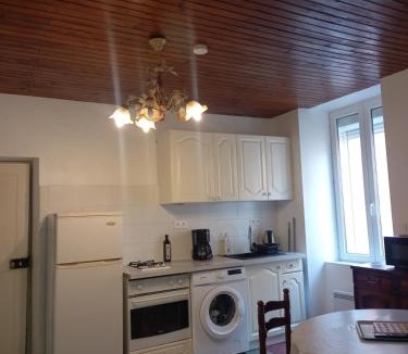 St Gervais sur Mare Apartment | Studio chemin compostelle