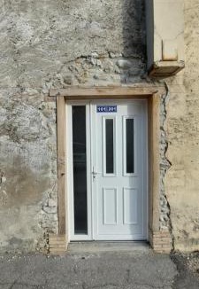 Saint-Genix-sur-Guiers Apartment | Studio Chic au Style Rétro Moderne