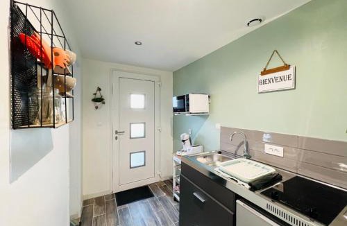 Calais Frethun Apartment | Studio chic avec parking