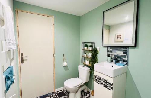 Calais Frethun Apartment | Studio chic avec parking