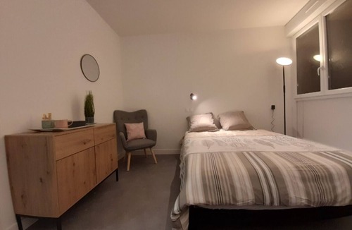 Landivisiau Apartment | Studio Chic et Calme